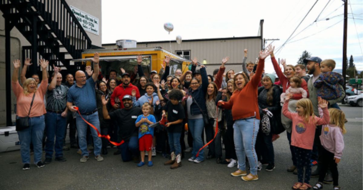 Taco Truck Catering Service Arlington by La Más Fregona serving authentic Mexican street tacos at a local event
